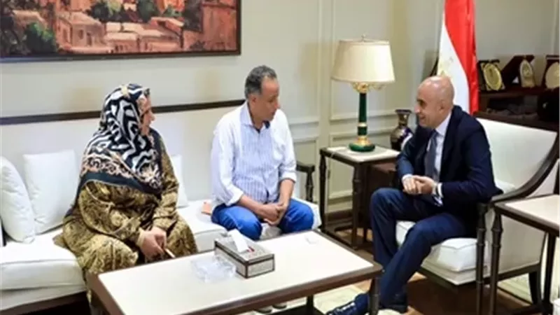 وزير التعليم يكرّم مديري مدرستي برقطا والشهيد أحمد سمير بالقليوبية