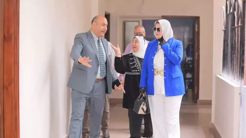 وكيل تعليم الإسماعيلية تتابع جاهزية المدارس الخاصة للعام الجديد
