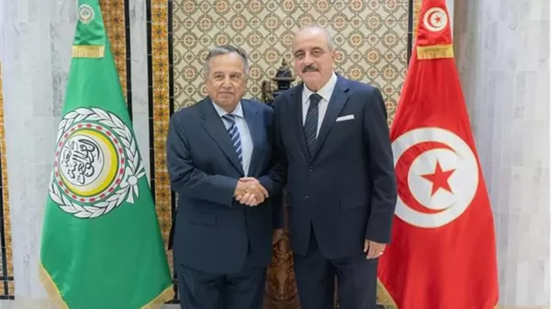 الأمين العام لجامعة الدول العربية يزور مقر وزارة الخارجية التونسي