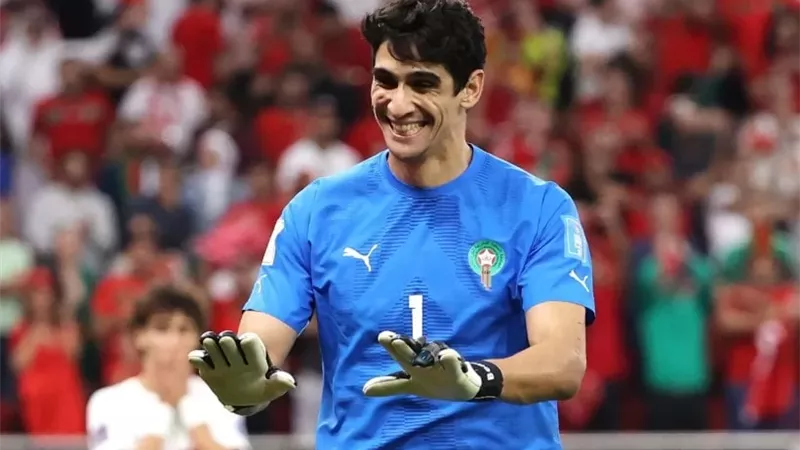 بونو ينافس علي جائزة الكرة الذهبية لأفضل حارس في العالم