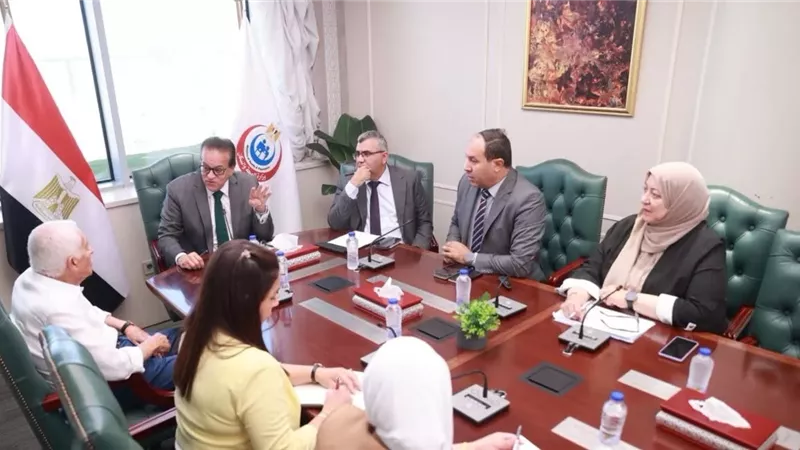 وزير الصحة يتابع مشروع تطوير مستشفى القبطي بالقاهرة