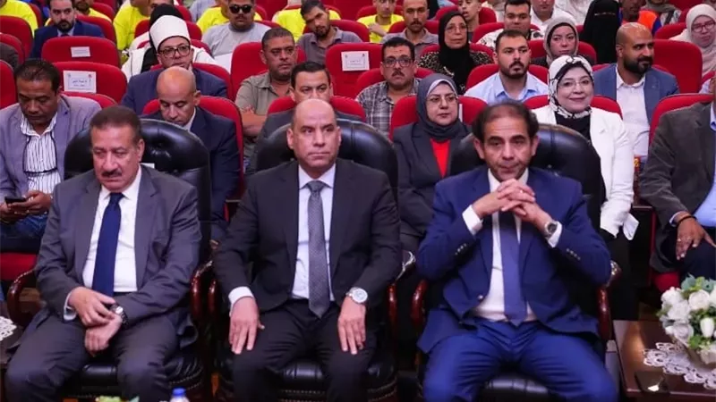 وزير العمل يسلم عقود عمل لذوي الهمم وماكينات خياطة للمرأة المعيلة