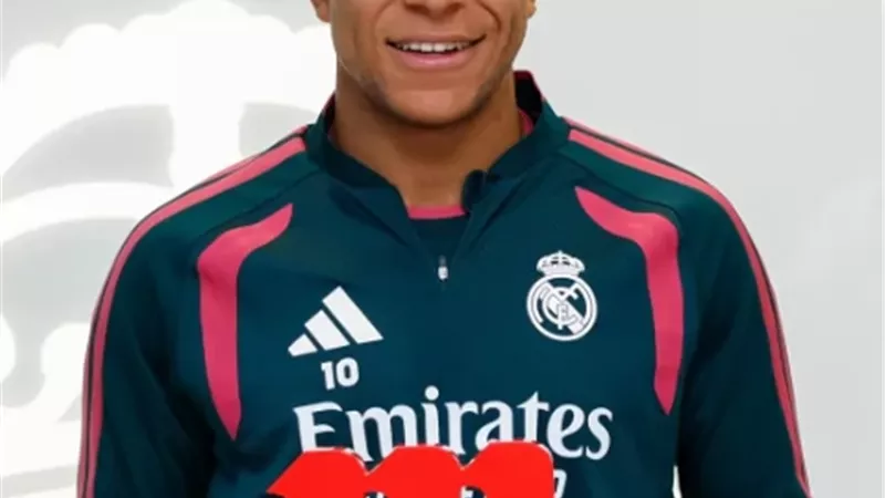 كيليان مبابي يحصد جائزة لاعب الشهر في ريال مدريد
