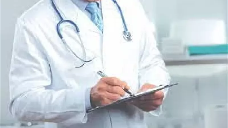 هل يجوز للطبيب ترك صلاة الجمعة من أجل علاج المرضى؟