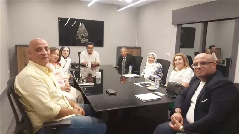 لجنة الصناعة بالوعى تعقد اجتماعها الأول وتضع إطارًا مؤسسيًا