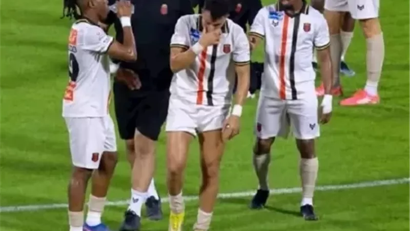 بعد تعرضه للاصابة| تريزيجيه يعود إلى القاهرة لاجراء فحوصات طبية