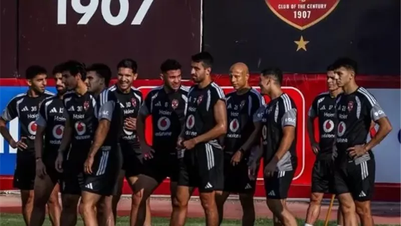 إمام عاشور يُزين قائمة الأهلي لمواجهة المقاولون العرب غداً