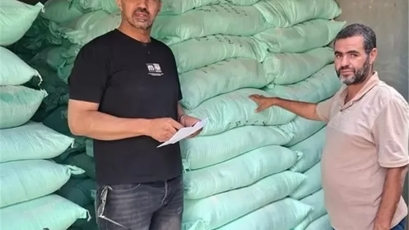 ضبط 400 شيكاره نخالة و 1200 عبوة غذائية مجهولة