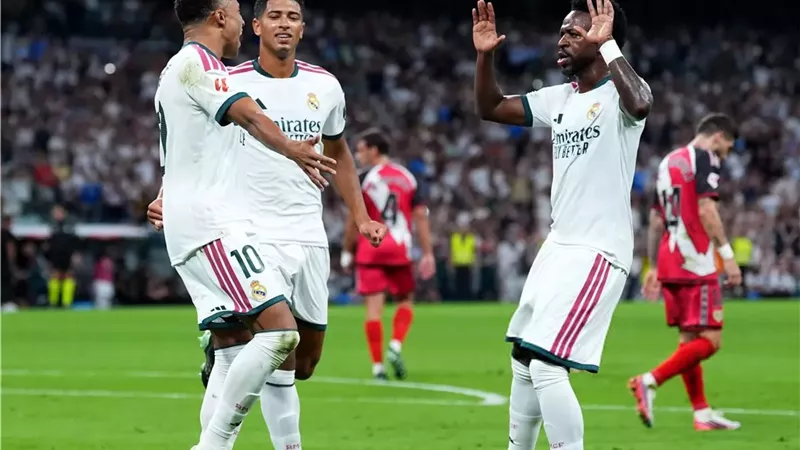 مبابي يقود ريال مدريد للفوز برباعية علي فاليكانو بالدوري الإسباني