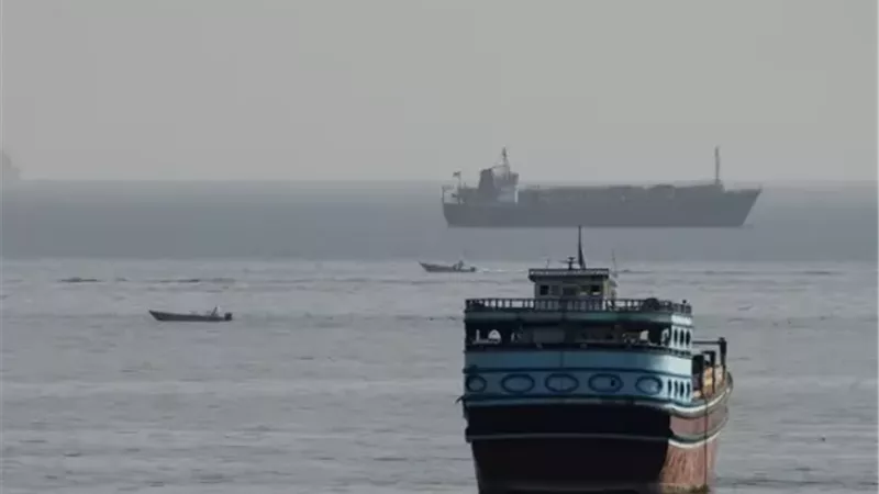 العراق وإيران تبحثان أوضاع المنافذ الحدودية وملف مضيق هرمز