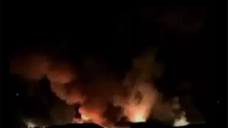 غارات جوية تستهدف مواقع للحوثيين غربي تعز