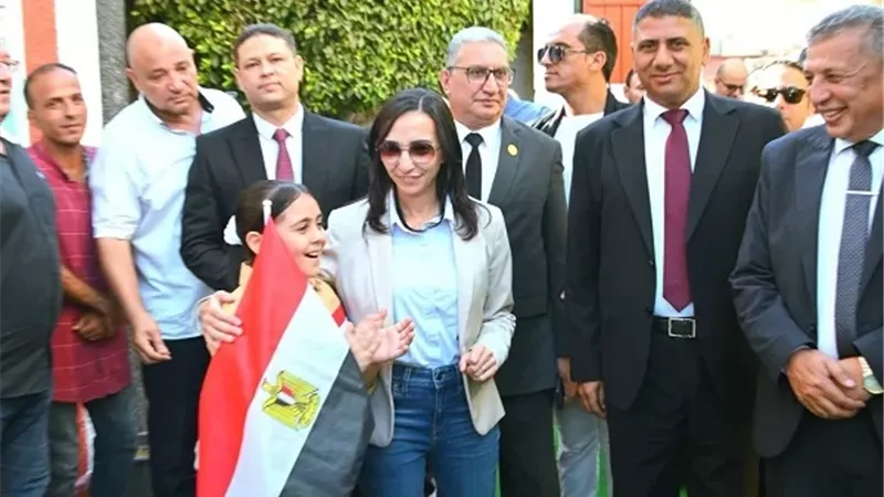 جولة ميدانية لمحافظ البحيرة بأبو المطامير لمتابعة إنتظام الدراسة