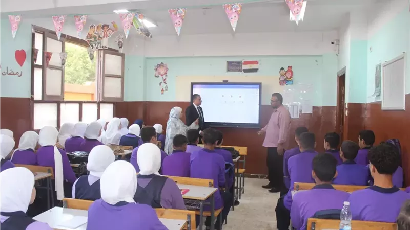 محافظ الجيزة يتابع انطلاق العام الدراسي ويشدد على جاهزية المدارس