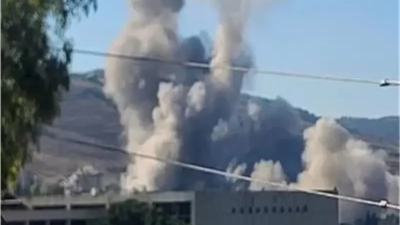 الاحتلال الإسرائيلي ينفذ تفجيرات في عدة مناطق بجنوب لبنان