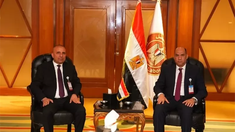 وزير العمل يبحث مع رئيس الوفد العراقي تعزيز التعاون في التدريب المهني وتنقل العمالة
