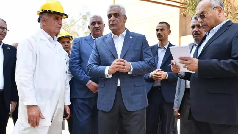 وزير الدولة للإنتاج الحربي يتابع انتظام العملية الإنتاجية ويؤكد أهمية توفير بيئة عمل آمنة