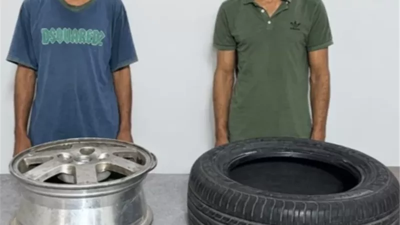 الأمن يضبط المتهم بتحطيم زجاج سيارة وسرقتها بجسر السويس