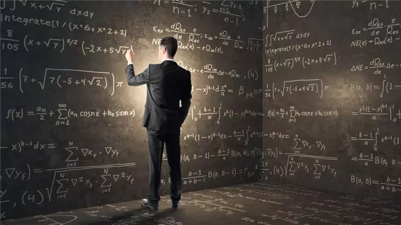 المُعلّم أسمى الألقاب إن صَلُح بناؤه بنى الحضارة وأقام الأمة