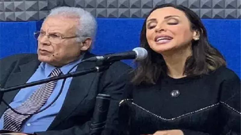 بعد خروجه من الرعاية المركزة.. تطورات الحالة الصحية لوالد أنغام