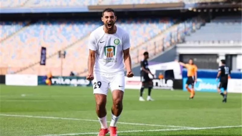 أحمد ياسر ريان يقود هجوم البنك الأهلي امام سيراميكا