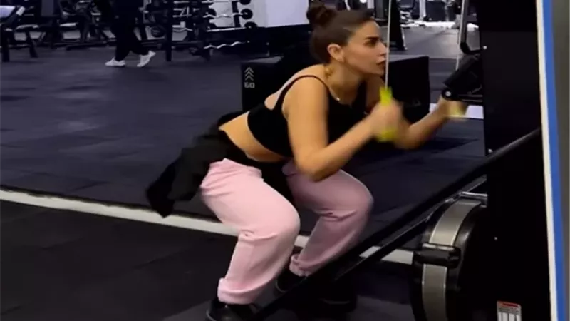 مي سليم تستعرض لياقتها البدنية من داخل الجيم
