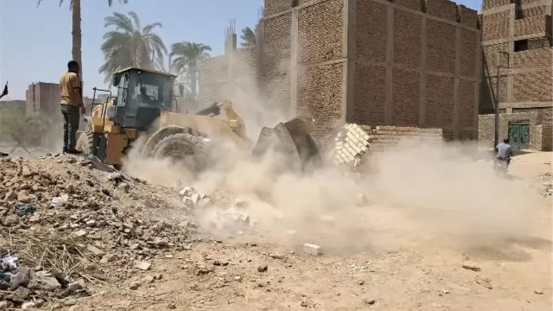 إزالة31 تعدٍي على مساحة 6015 مترًا في حملة مكبرة بمنطقة الحصواية