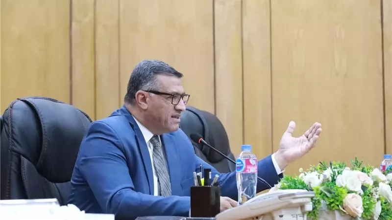 محافظ قنا يستعرض تحديث المخطط الاستراتيجي لمدينة الوقف