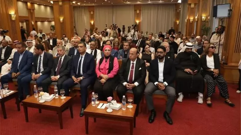 محافظ البحر الأحمر يدعم رسالة الفن خلال مهرجان الغردقة للسينما
