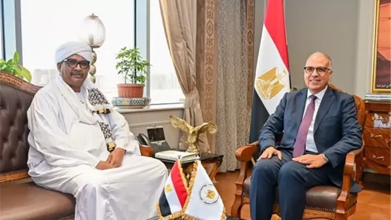 سويلم يبحث مع وزير الزراعة والري السوداني تعزيز التعاون المائي