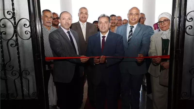 رئيس جامعة قنا يفتتح الاعمال المطورة بمبنى كلية الاعلام