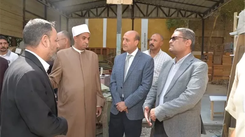 محافظ أسيوط يتفقد ورش إعادة تدوير الأخشاب ومشغل الخياطة التعليمية