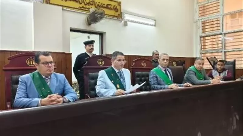 حبس لـ«ثلاثي العائلة» بعد اعتدائهم على شاب بسبب خلافات سابقة