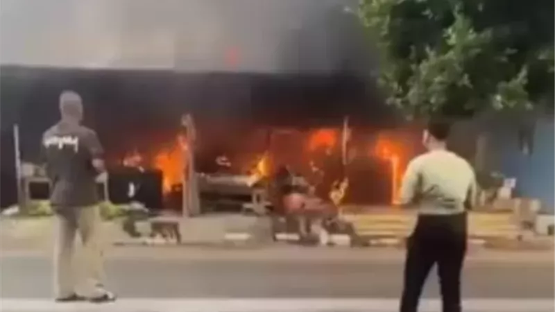 نشوب حريق داخل فرع لأحد البنوك فى الهرم