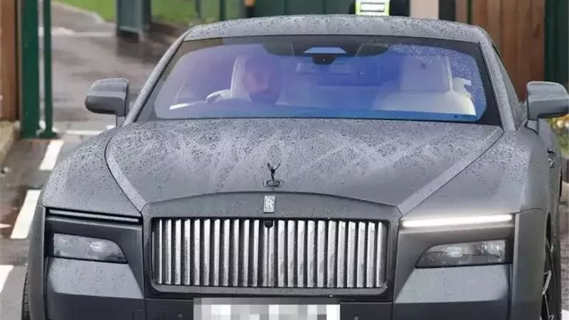 منع محمد صلاح من القيادة في بريطانيا لمدة 6 أشهر