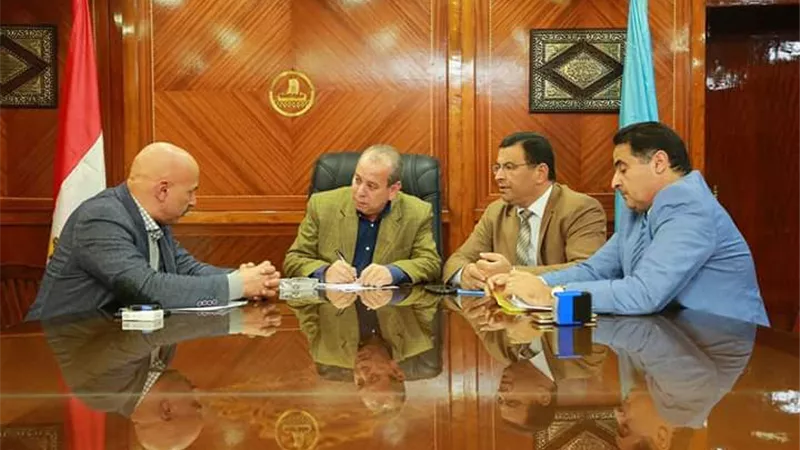 محافظ كفرالشيخ يبحث مع أعضاء مجلس النواب مشاكل وطلبات المواطنين