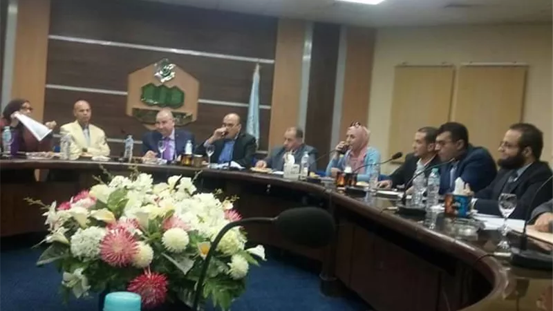 وكيل صحة الشرقية يحضر اجتماع جمعية المستثمرين بالعاشر