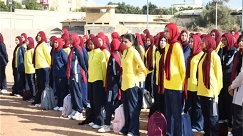 جامعة القناة تبدأ العام الدراسي بتحية العلم بكلية علوم الرياضة