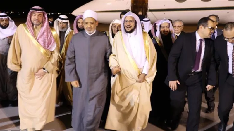 الإمام الأكبر يصل الرياض في زيارته للسعودية