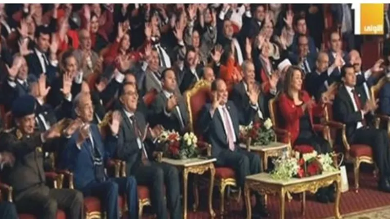 السيسي يشارك عرض الصم و البكم باستخدام الاشارة
