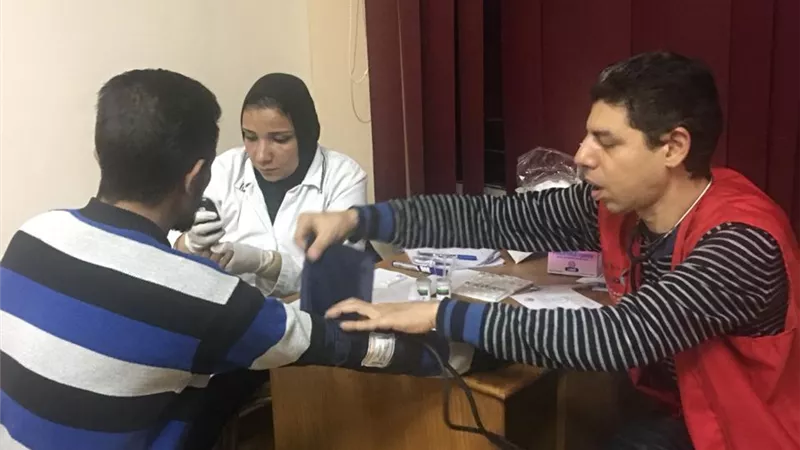 صيدلة عين شمس تستضيف حملة ١٠٠مليون صحة