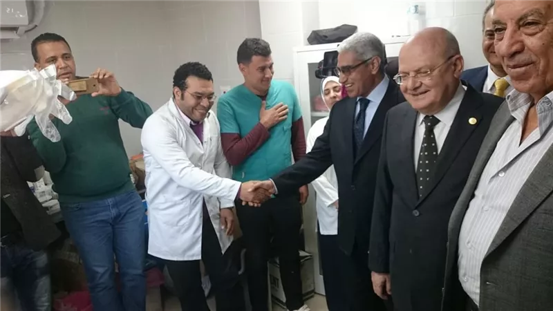 علاج 650 حالة بالقافلة البيطرية لجامعه جنوب الوادي بشلاتين