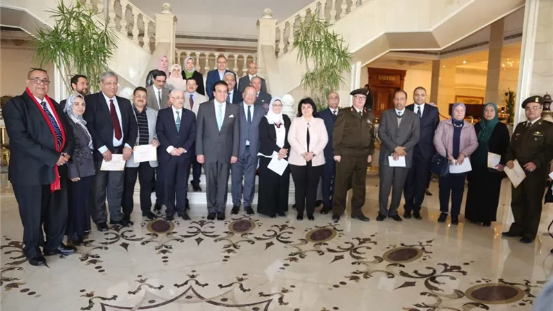 عبد الغفار وشوقي يشهدان احتفال توزيع شهادات برنامج التعليم الطبى