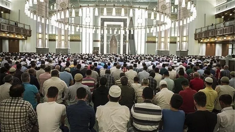 حان الآن موعد صلاة الجمعة