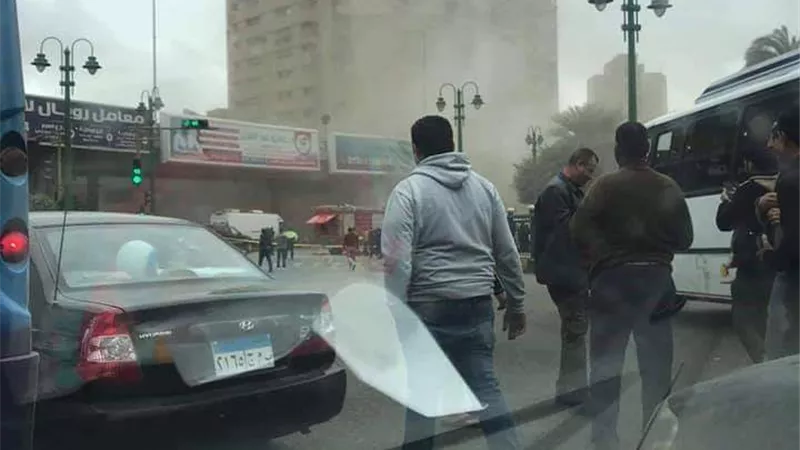 إبطال مفعول عبوة بدائية الصنع بميدان الجيزة