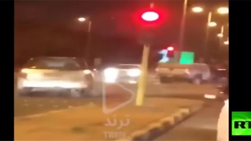 سائق يتسبب فى انقلاب سيارة ويرتكب 5 مخالفات .. صور