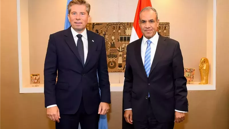 وزير الخارجية يلتقي وكيل السكرتير العام للأمم المتحدة للشئون الإنسانية