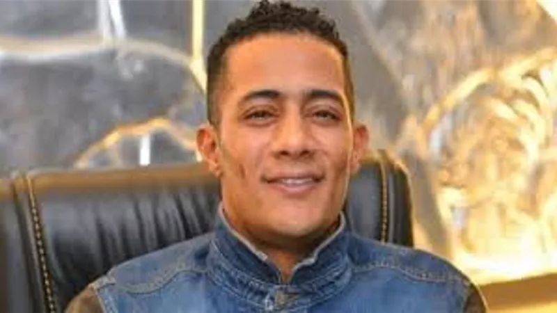 محمد رمضان بقميص مشجر فى كواليس 