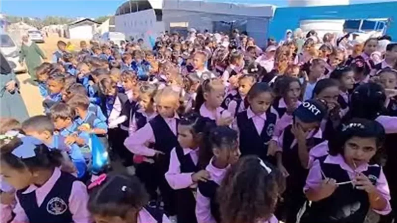 شكرا للرئيس السيسي..اطفال غزة خلال استقبالهم العام الدراسي الجديد