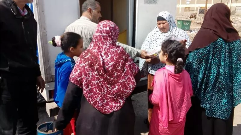 بالصور.. تموين بورسعيد قوافل لبيع المواد الغذائية بأسعار مخفضة