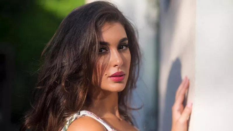 ياسمين صبرى تشعل السوشيال ميديا بصورة جديدة